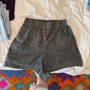 Lou & Grey 100% Linen high waisted shorts XS